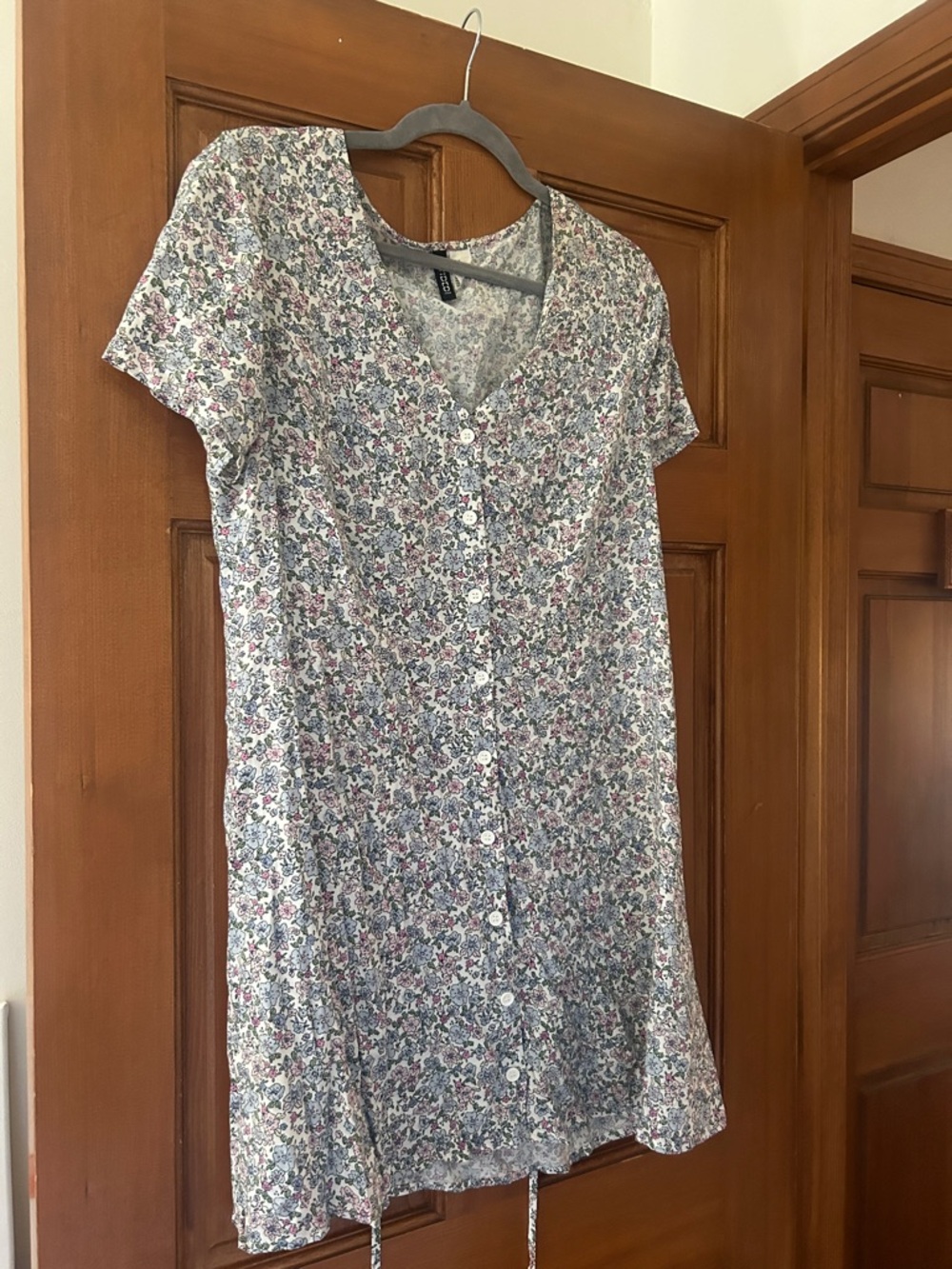 H&M White Floral Button-Front Mini Dress